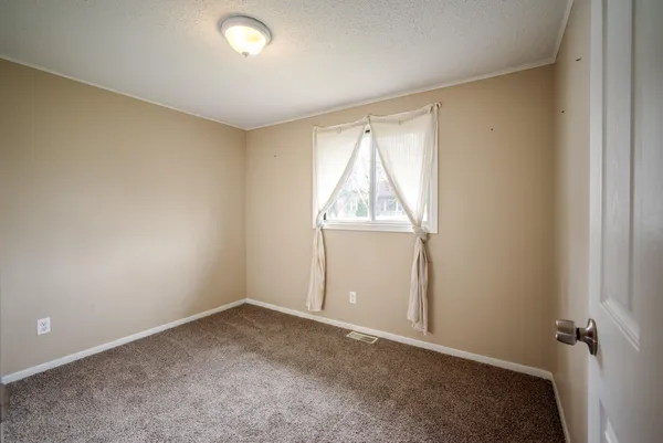 $179,900 | 1720 Michigan Street, Algonac, MI 48001