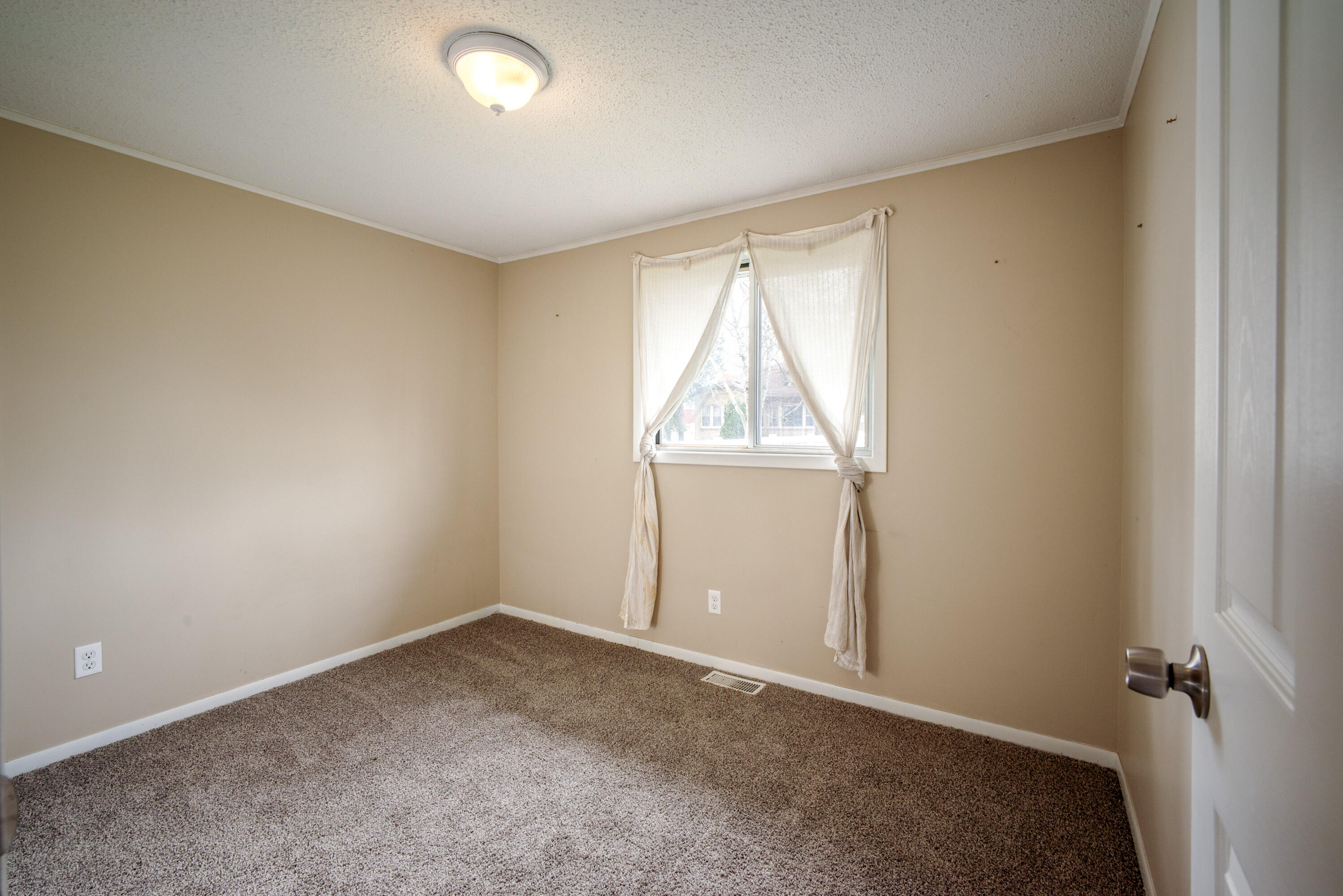 1720 Michigan Street Algonac, MI 48001 - Photo 15 of 32 14