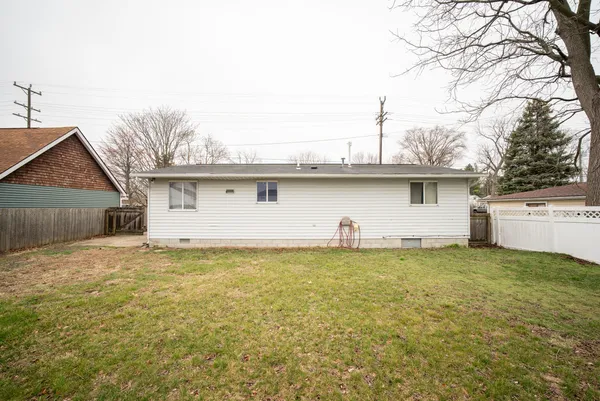 $179,900 | 1720 Michigan Street, Algonac, MI 48001