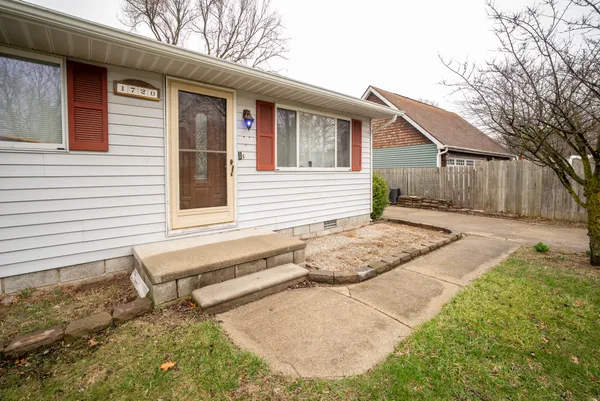 $179,900 | 1720 Michigan Street, Algonac, MI 48001