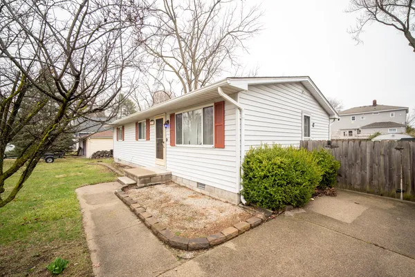 $179,900 | 1720 Michigan Street, Algonac, MI 48001