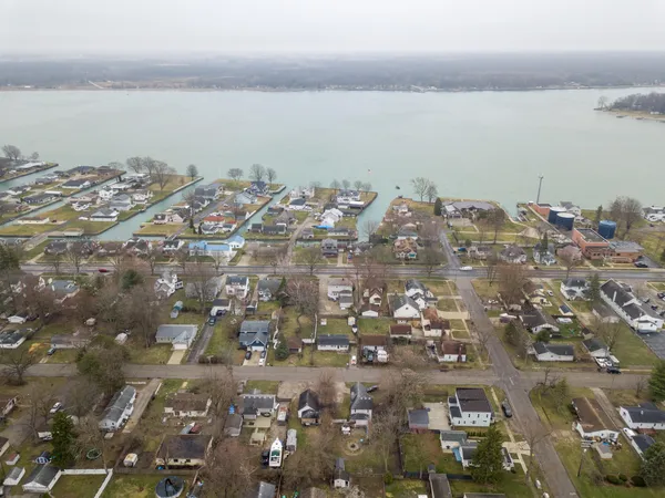 $179,900 | 1720 Michigan Street, Algonac, MI 48001