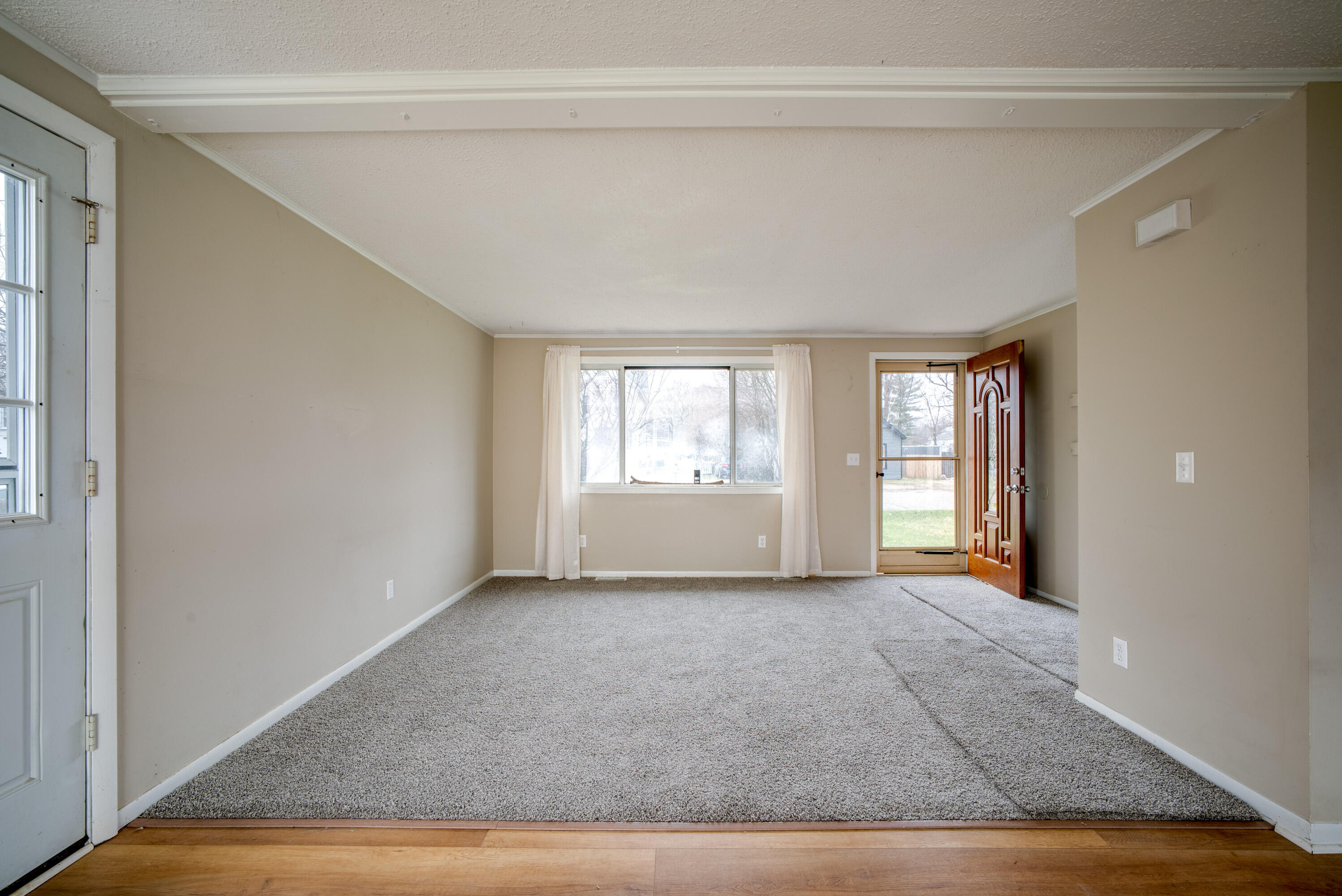 1720 Michigan Street Algonac, MI 48001 - Photo 4 of 32 2