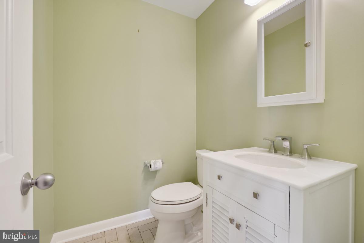 11626 Chapel Cross Way Reston, VA 20194 - Photo 19 of 48