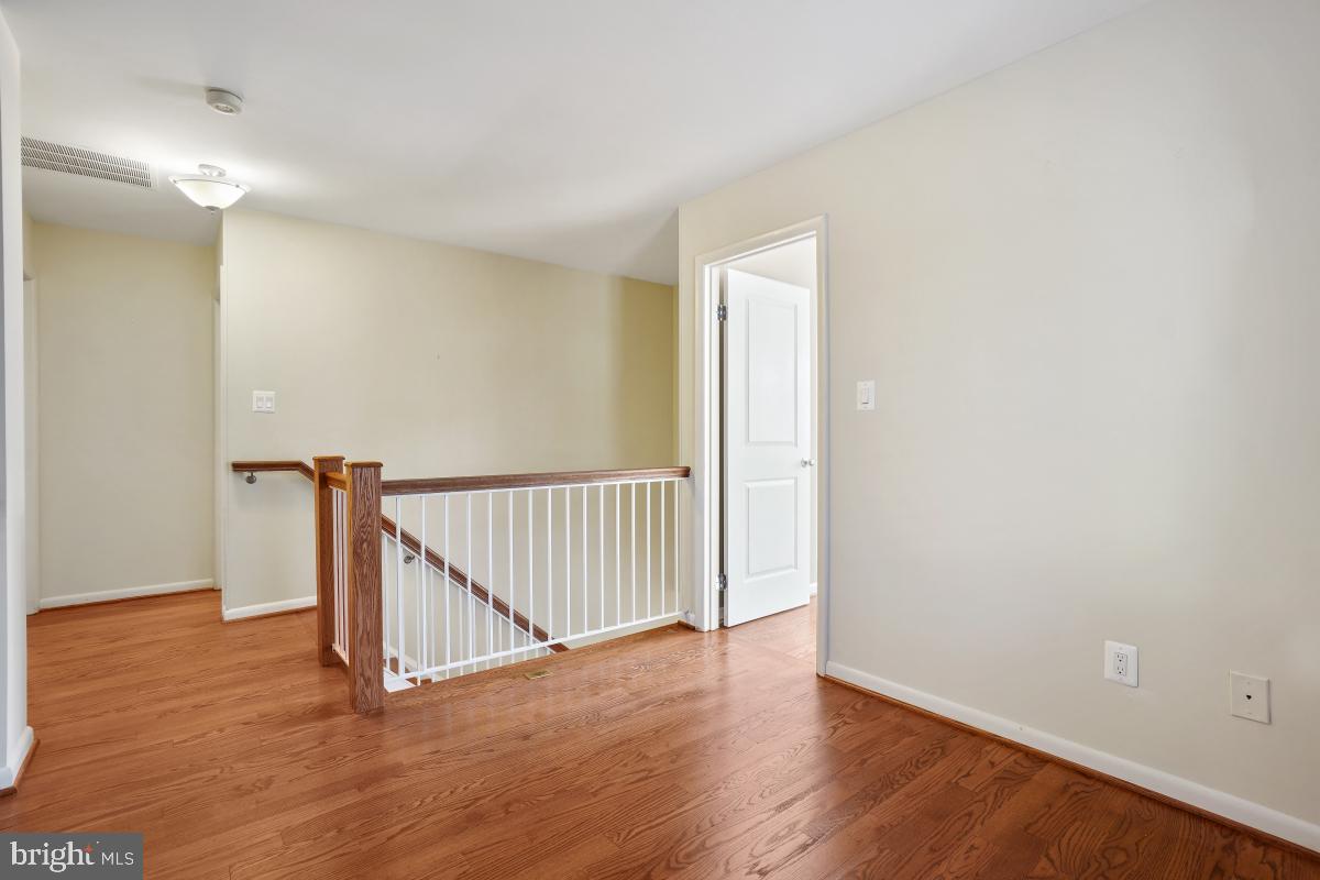 11626 Chapel Cross Way Reston, VA 20194 - Photo 23 of 48