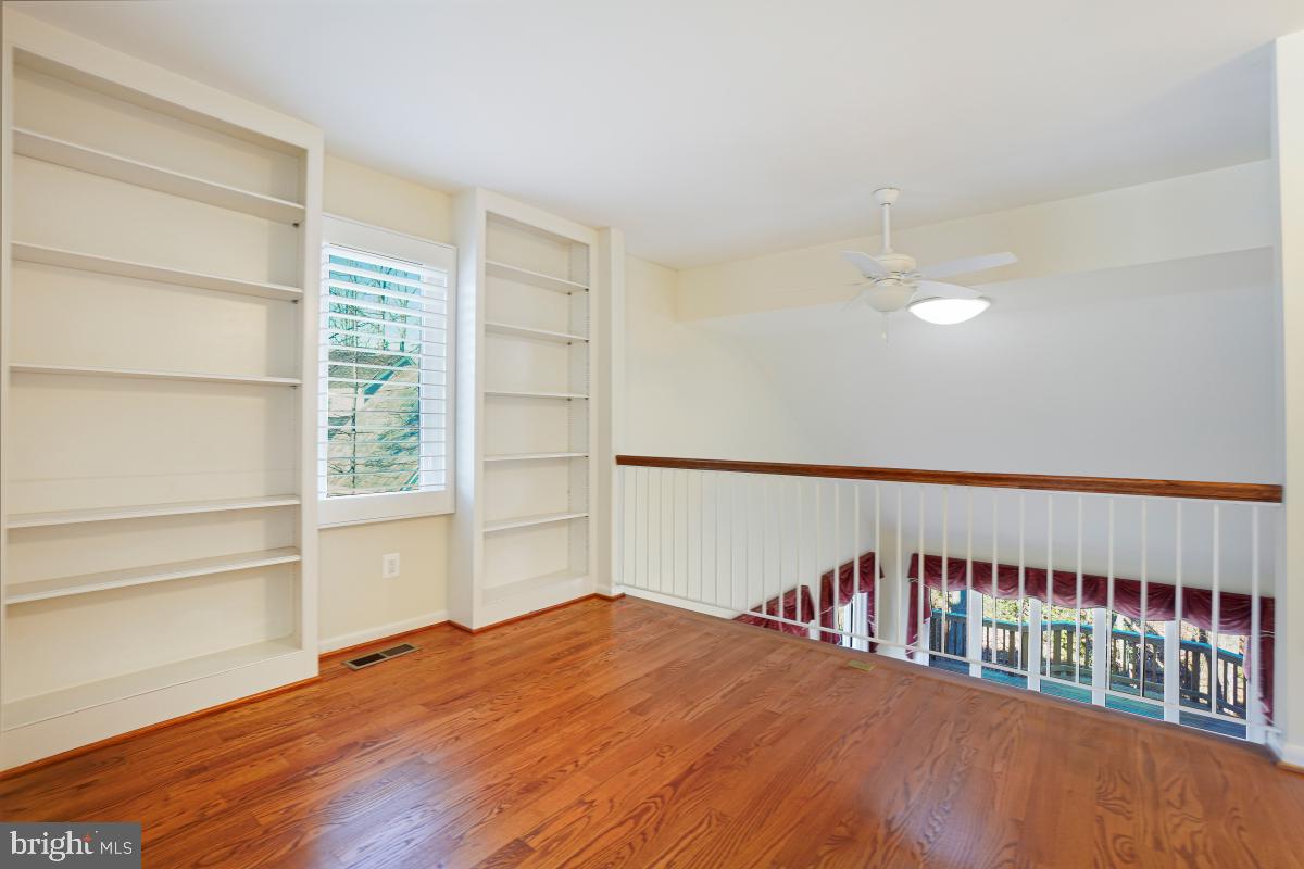 11626 Chapel Cross Way Reston, VA 20194 - Photo 24 of 48
