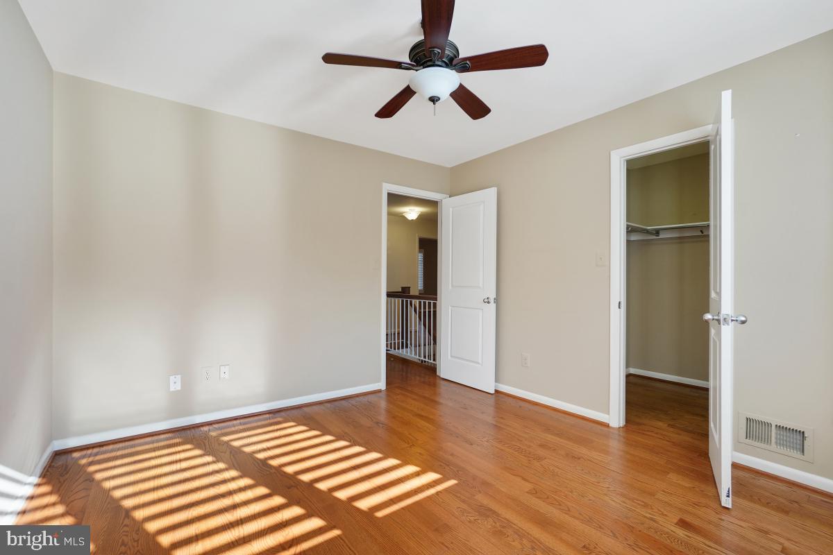 11626 Chapel Cross Way Reston, VA 20194 - Photo 33 of 48