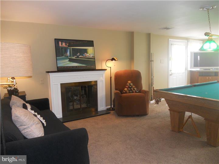 1293 Whitney Road Southampton, PA 18966 - Photo 2 of 11 Family Room
