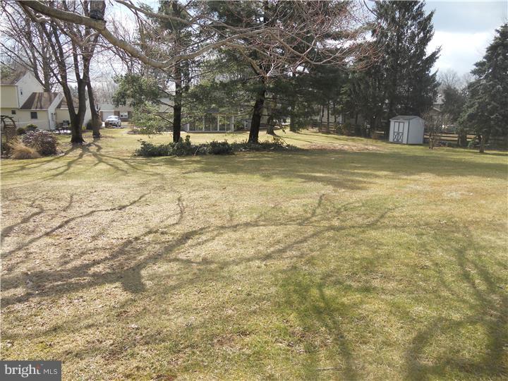 1293 Whitney Road Southampton, PA 18966 - Photo 10 of 11 Back Yard