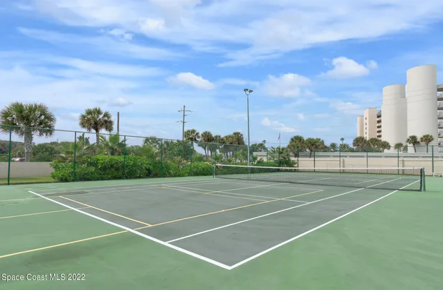 a view of a tennis court