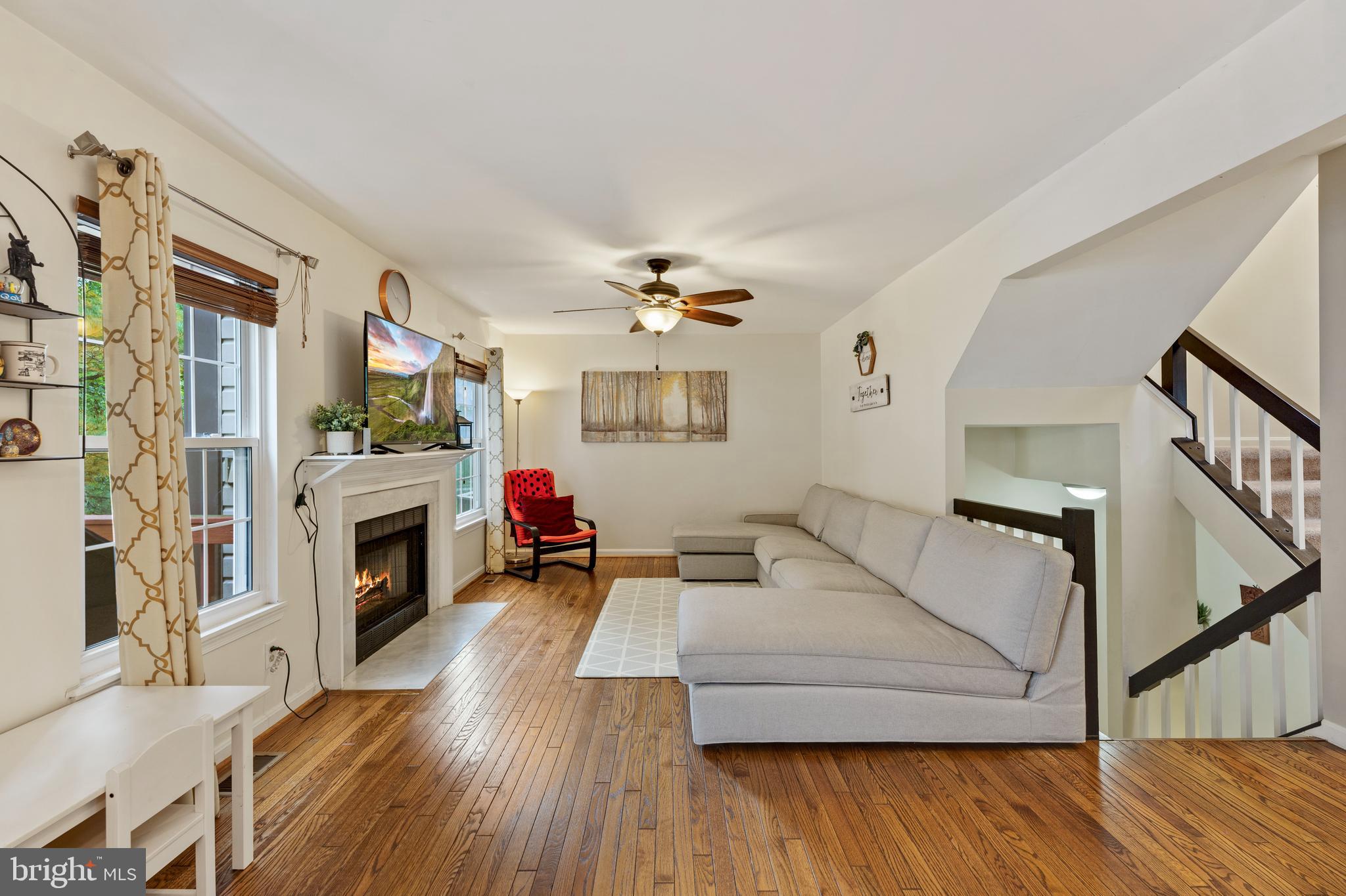 16 Hugo Court Silver Spring, MD 20906 - Photo 20 of 50 Living room