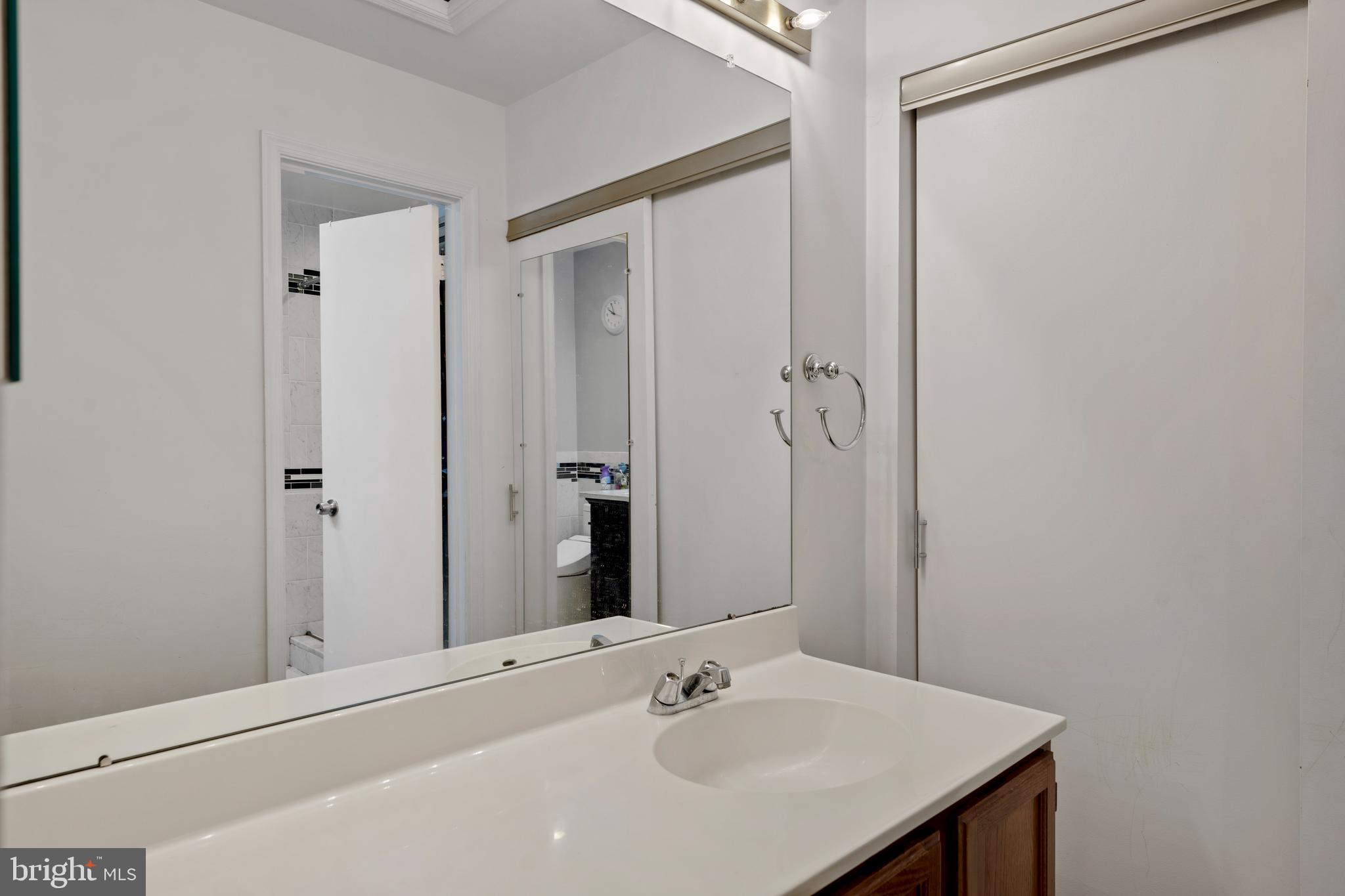 16 Hugo Court Silver Spring, MD 20906 - Photo 27 of 50 Primary bath dressing area
