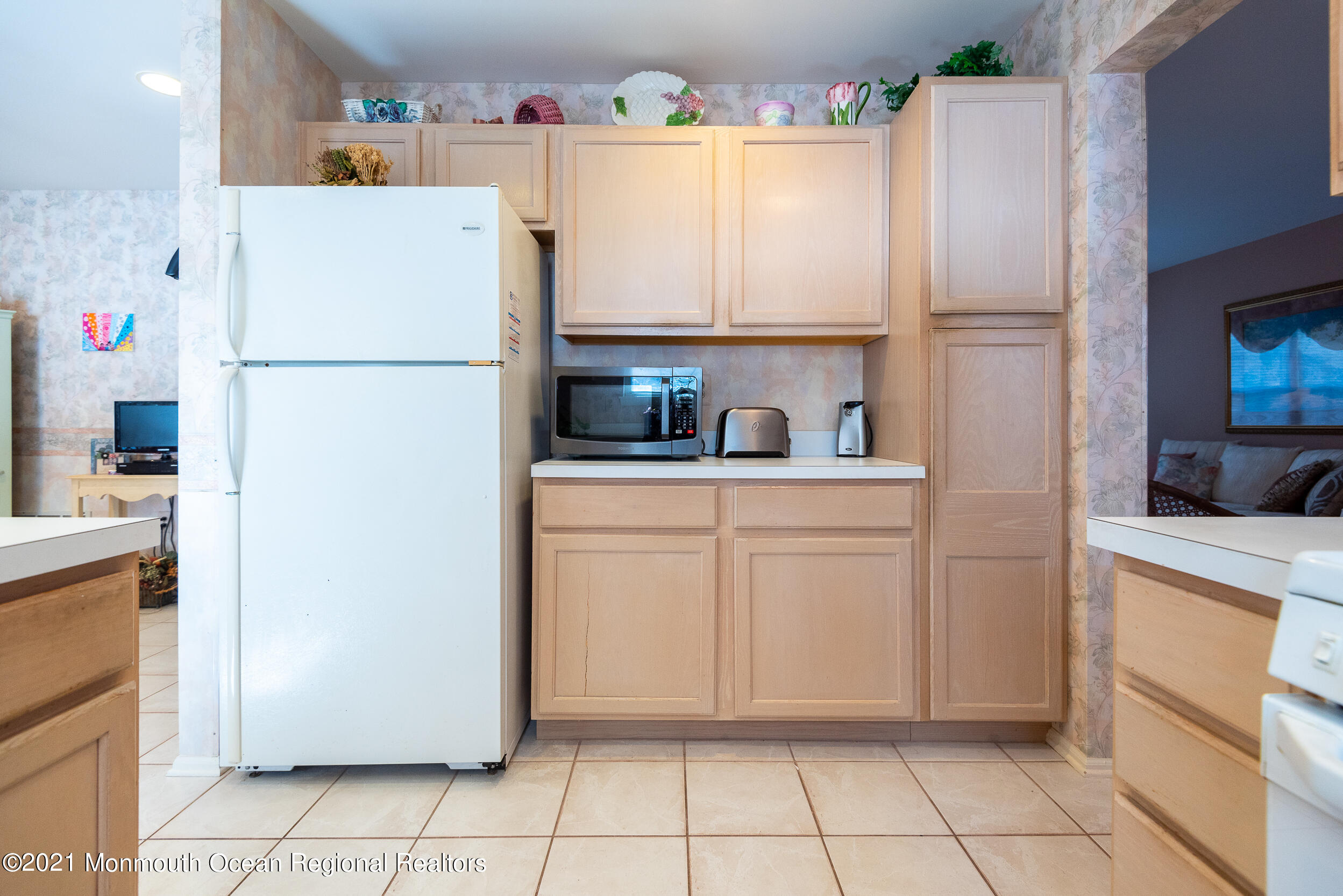 12 Perri Road Freehold, NJ 07728 - Photo 12 of 23 Kitchen 3