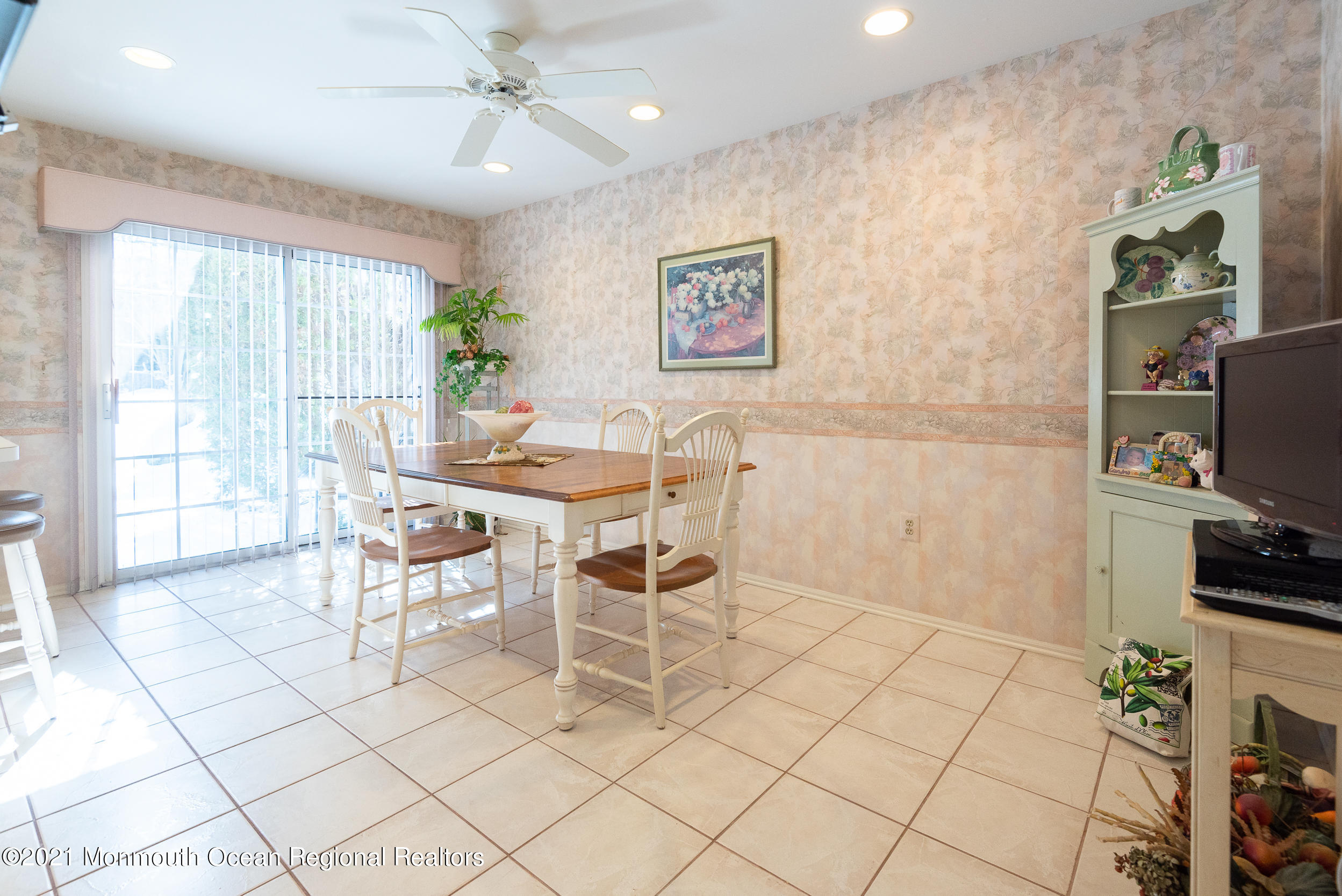 12 Perri Road Freehold, NJ 07728 - Photo 13 of 23 Kitchen 4