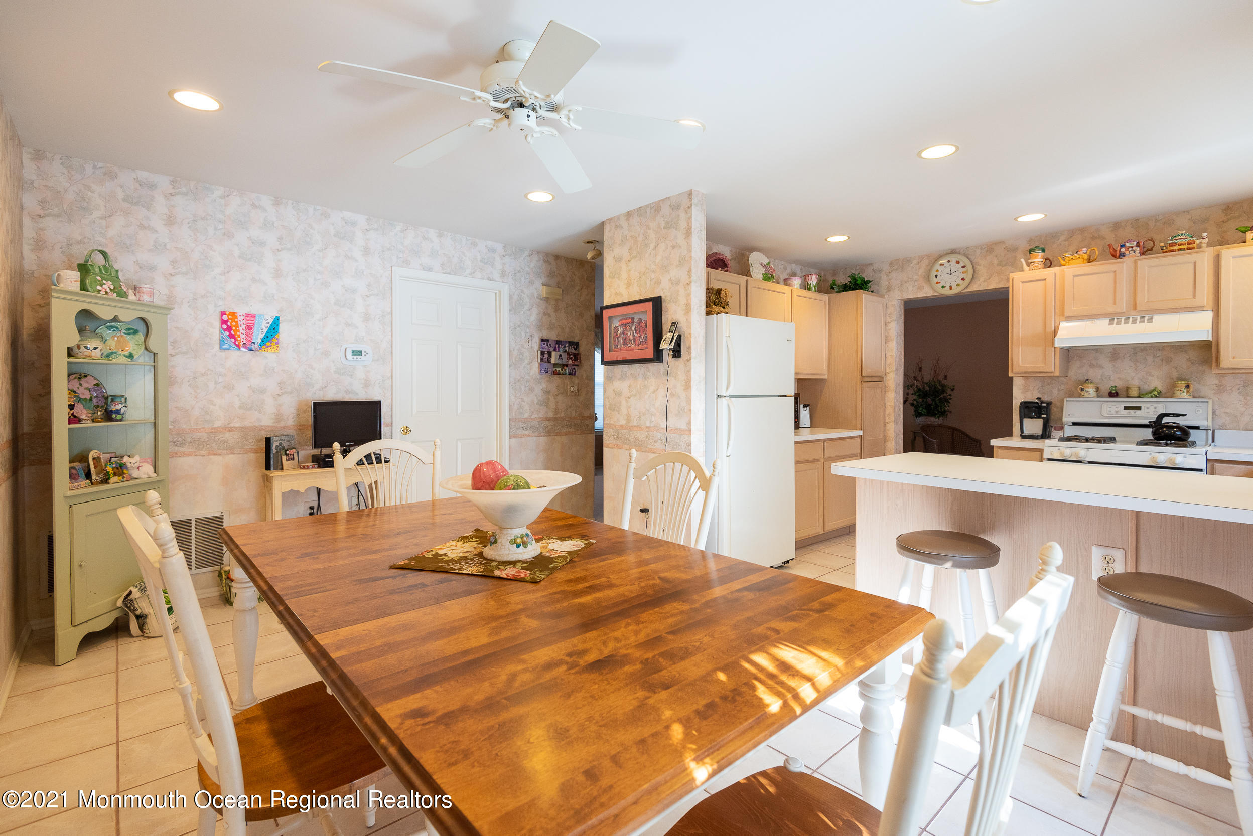 12 Perri Road Freehold, NJ 07728 - Photo 14 of 23 Kitchen 5