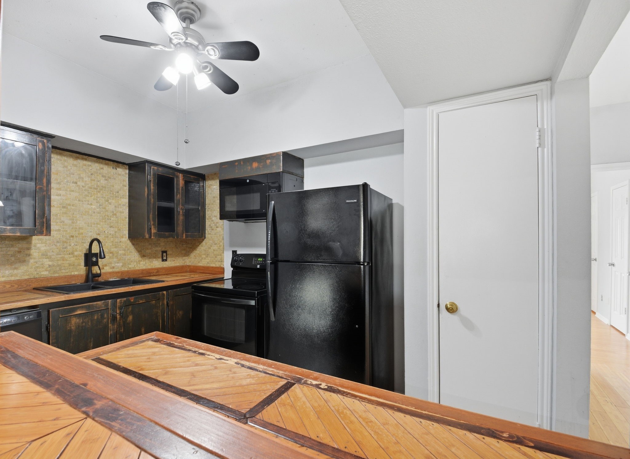 2100 Tanglewilde Street, Unit 576 Houston, TX 77063 - Photo 11 of 28