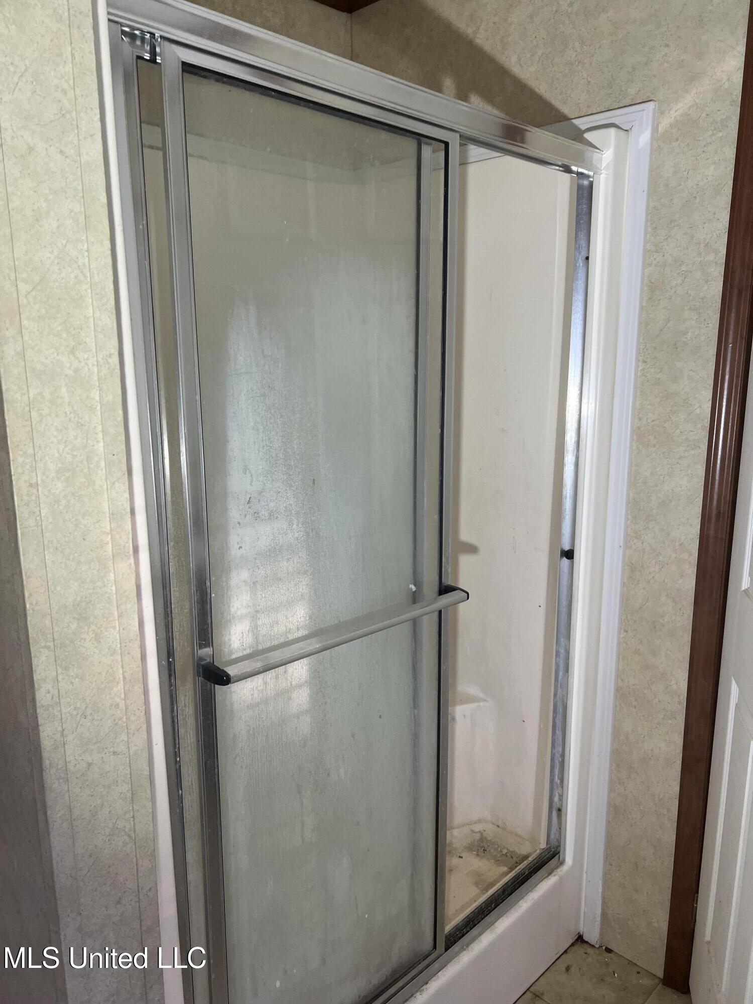 2774 Loyd Star Lane Northwest Wesson, MS 39191 - Photo 20 of 32 2774 loyd star master shower