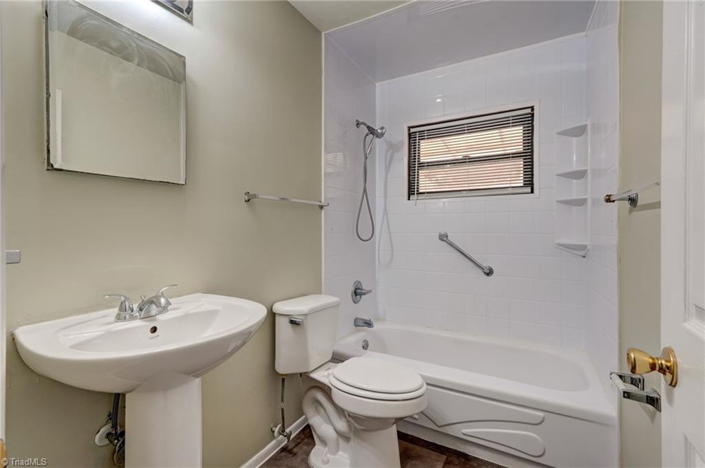 2202 Willow Road Greensboro, NC 27406 - Photo 17 of 19