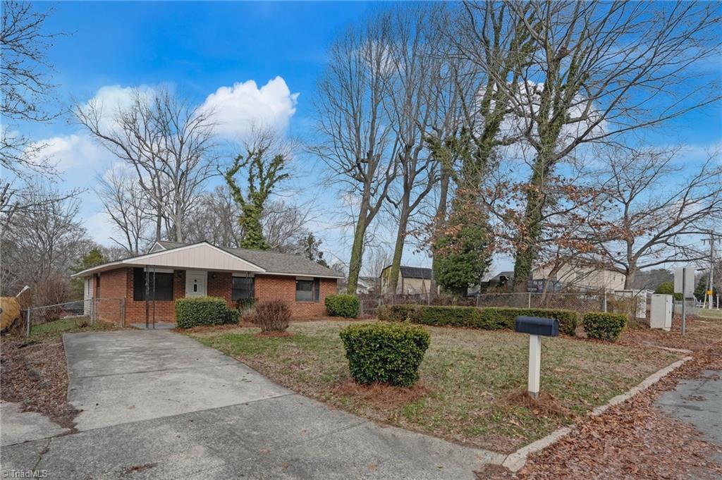 2202 Willow Road Greensboro, NC 27406 - Photo 2 of 19