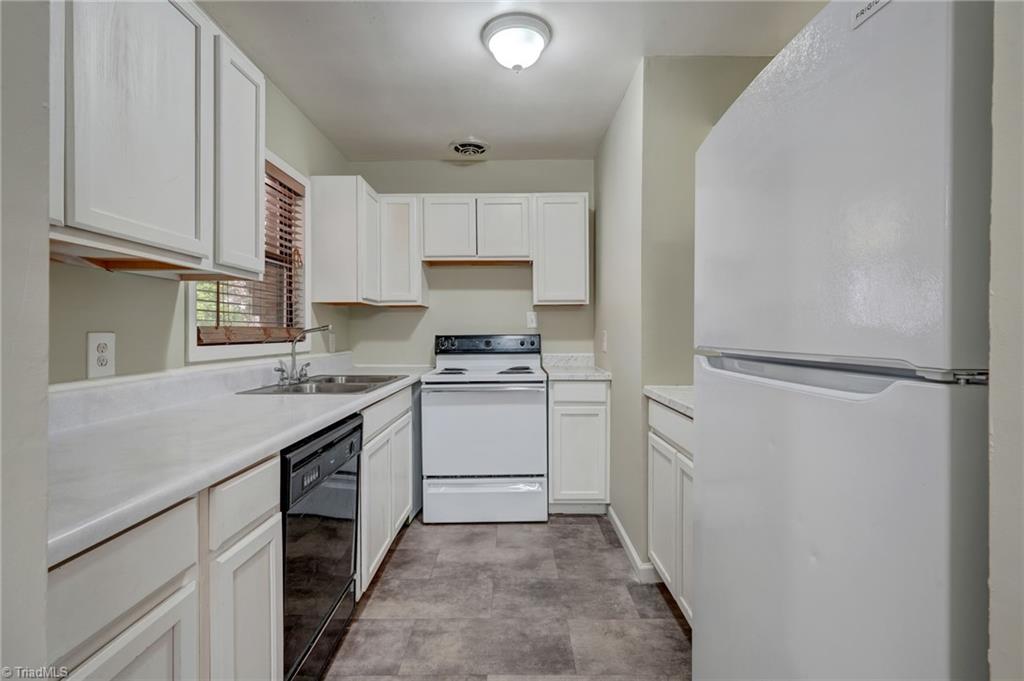 2202 Willow Road Greensboro, NC 27406 - Photo 8 of 19