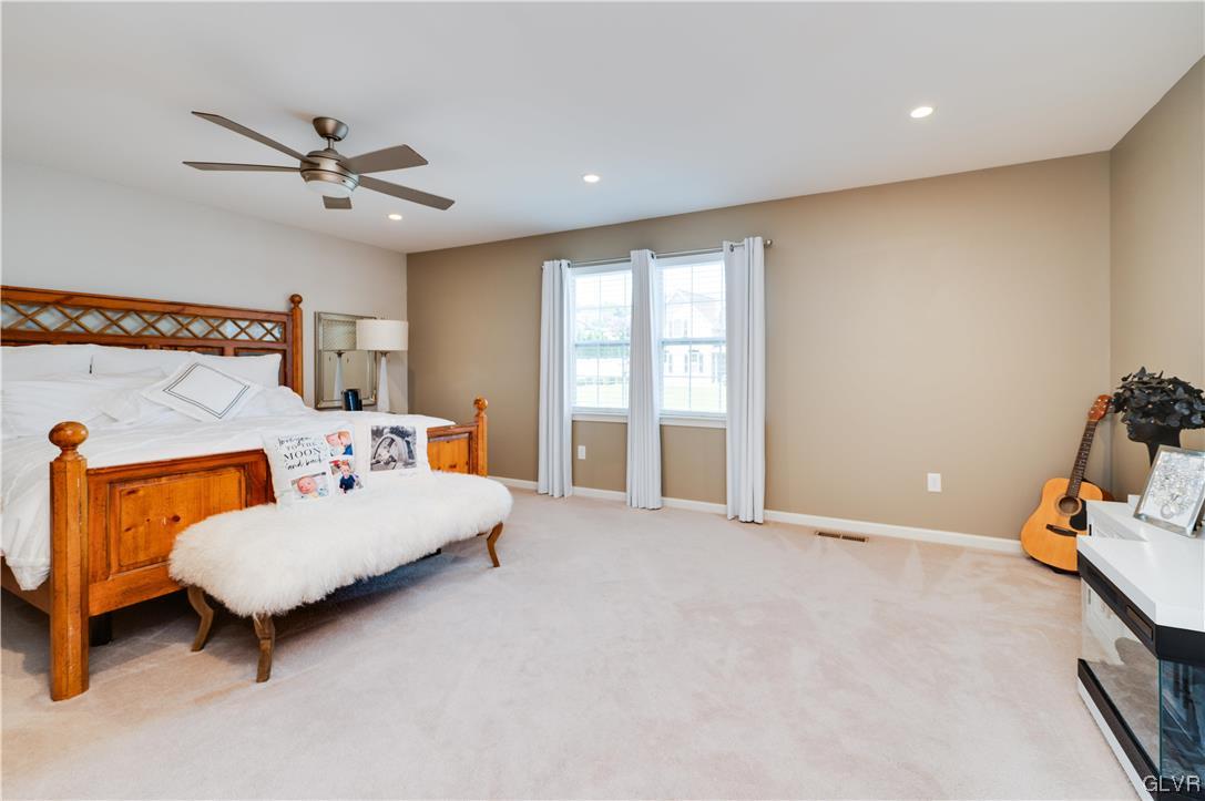 238 Longview Drive Reading, PA 19608 - Photo 25 of 43 a living room with furniture and a window