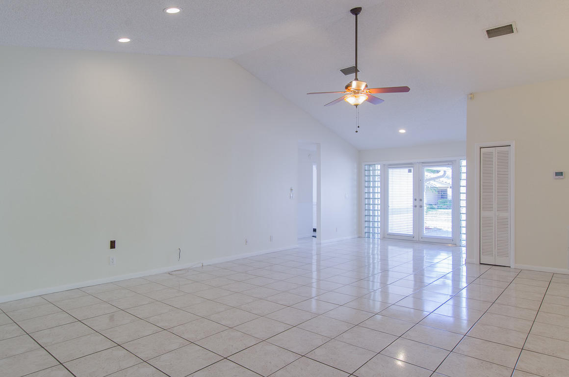 2402 Northwest 30th Street Boca Raton, FL 33431 - Photo 7 of 63 2402 NW 30 Street 72p-47
