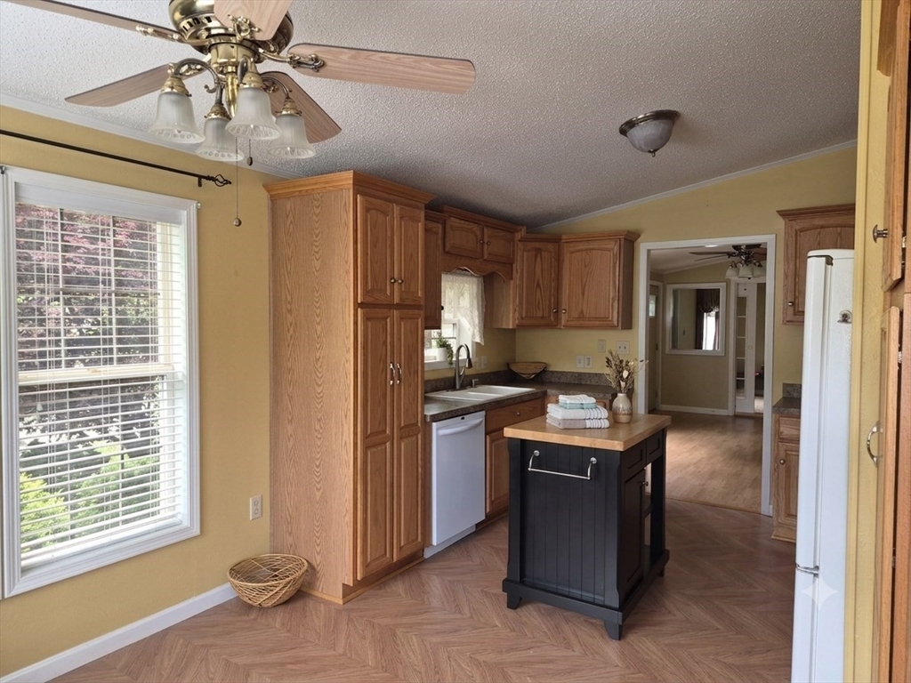 5 Fox Run Brookfield, MA 01506 - Photo 8 of 22