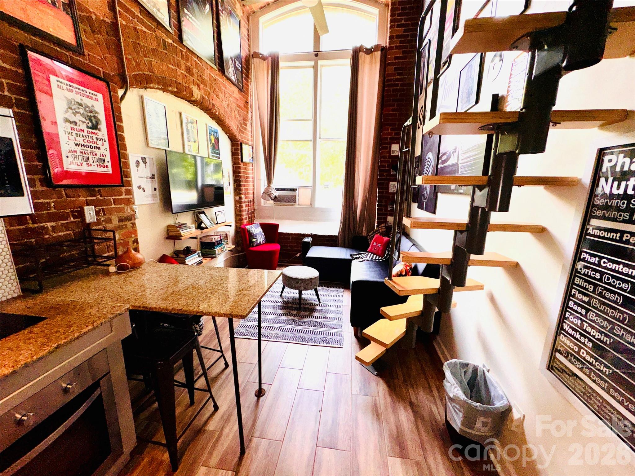 201 South Hoskins Road, Unit 132 Charlotte, NC 28208 - Photo 3 of 20 a city view with sitting space