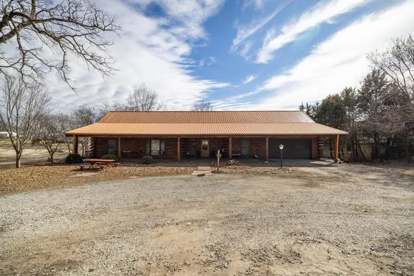 $345,600 | 220 North Elm Street, Stanberry, MO 64489