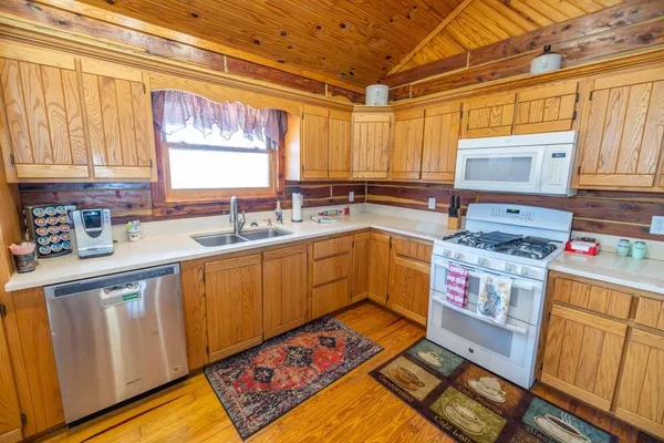 $345,600 | 220 North Elm Street, Stanberry, MO 64489