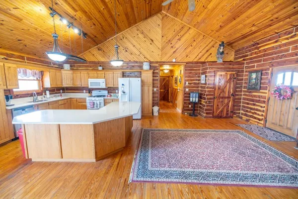$345,600 | 220 North Elm Street, Stanberry, MO 64489