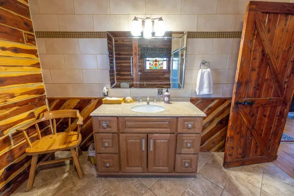 $345,600 | 220 North Elm Street, Stanberry, MO 64489