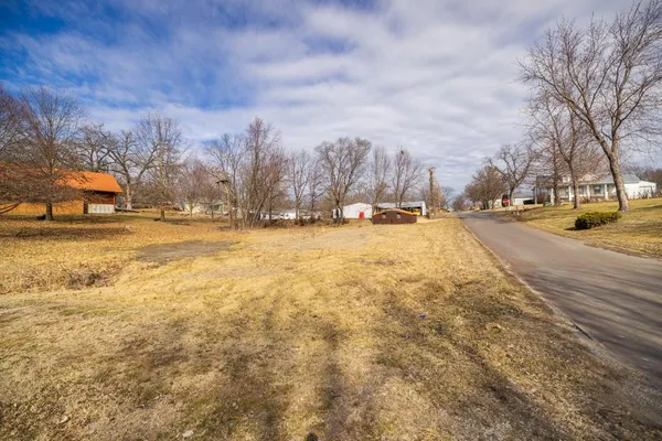 $345,600 | 220 North Elm Street, Stanberry, MO 64489