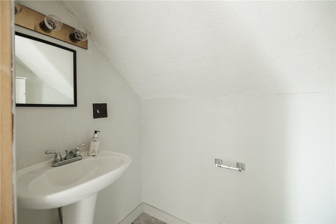 874 Helendale Road Irondequoit, NY 14609 - Photo 17 of 23