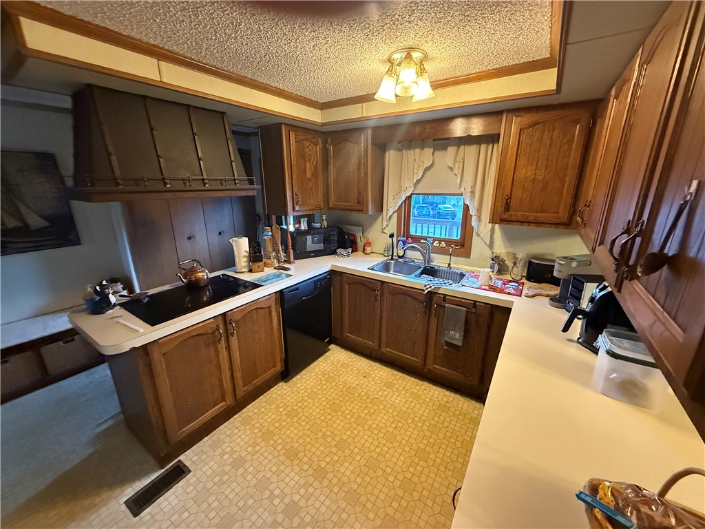 20 Lane C Coventry, RI 02816 - Photo 4 of 22