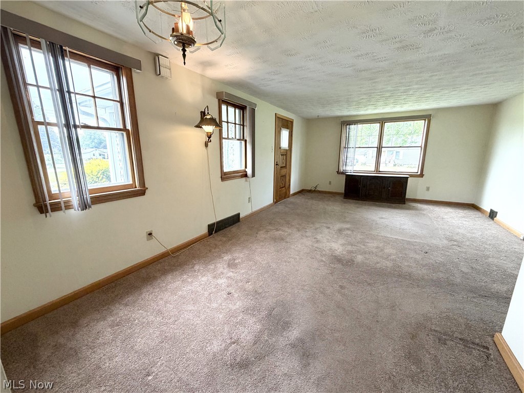 612 Briggs Road Leavittsburg, OH 44430 - Photo 5 of 21