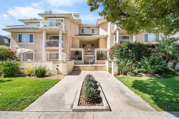 $819,000 | 530 West Stocker Street, Unit 206, Glendale, CA 91202