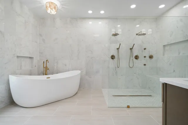 $949,000 | 323 Olympic Drive, Rockport, TX 78382