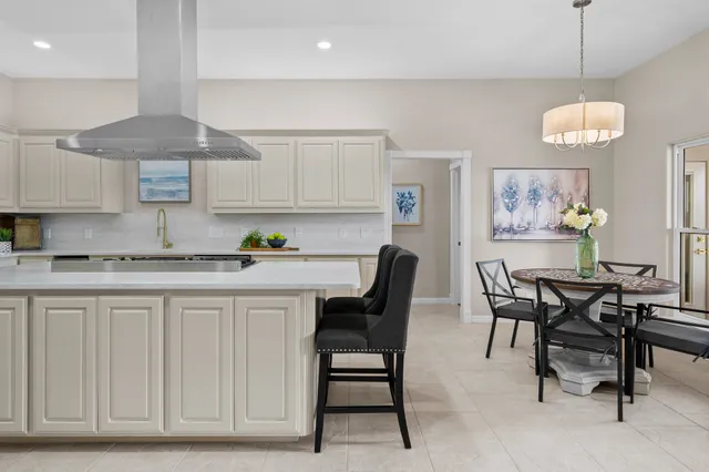 $949,000 | 323 Olympic Drive, Rockport, TX 78382