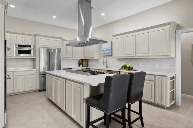 $949,000 | 323 Olympic Drive, Rockport, TX 78382