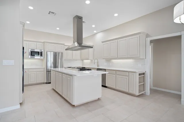 $949,000 | 323 Olympic Drive, Rockport, TX 78382