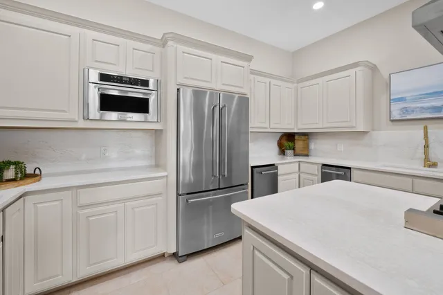 $949,000 | 323 Olympic Drive, Rockport, TX 78382