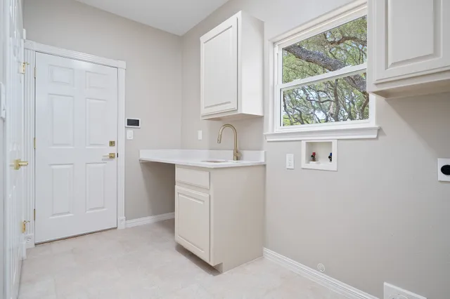 $949,000 | 323 Olympic Drive, Rockport, TX 78382