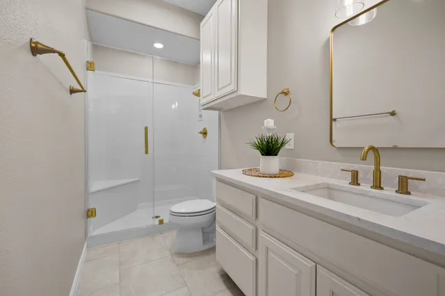 $949,000 | 323 Olympic Drive, Rockport, TX 78382