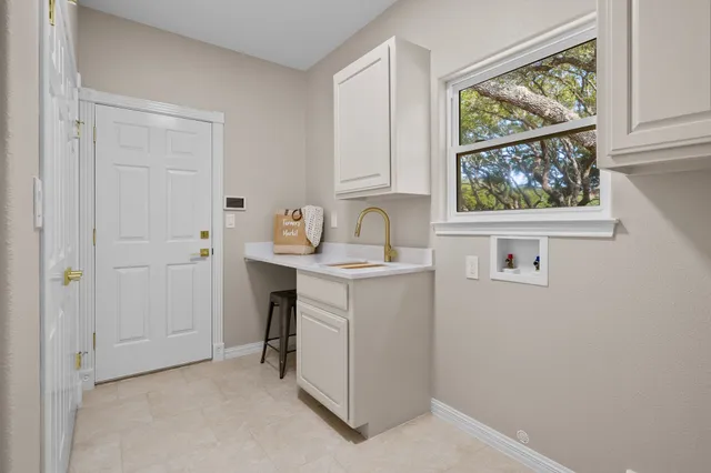 $949,000 | 323 Olympic Drive, Rockport, TX 78382