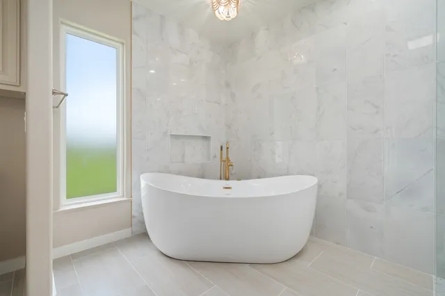 $949,000 | 323 Olympic Drive, Rockport, TX 78382