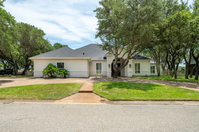 $949,000 | 323 Olympic Drive, Rockport, TX 78382