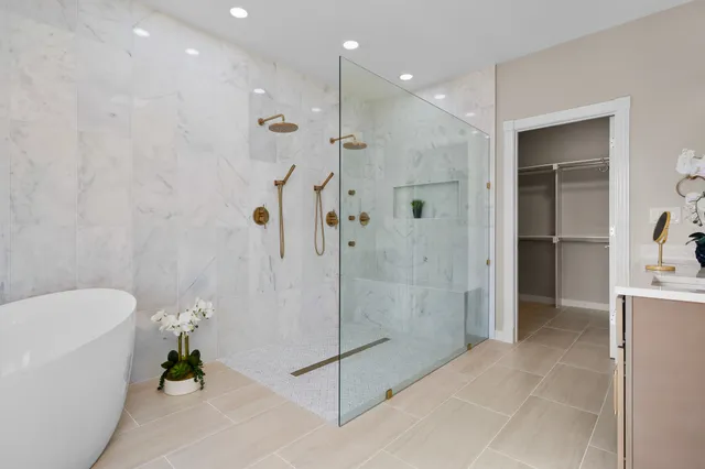 $949,000 | 323 Olympic Drive, Rockport, TX 78382