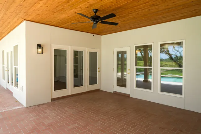 $949,000 | 323 Olympic Drive, Rockport, TX 78382