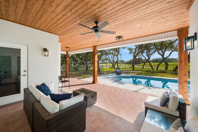 $949,000 | 323 Olympic Drive, Rockport, TX 78382